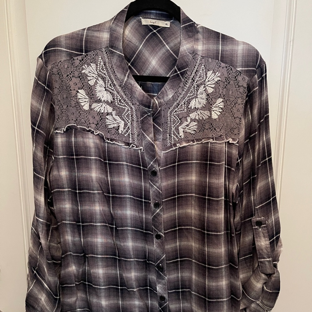 This cute fun button down top!